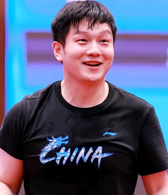 我估计樊振东以后不想去国外俱乐部打球了因为回来以后整个人都变了，他看上去