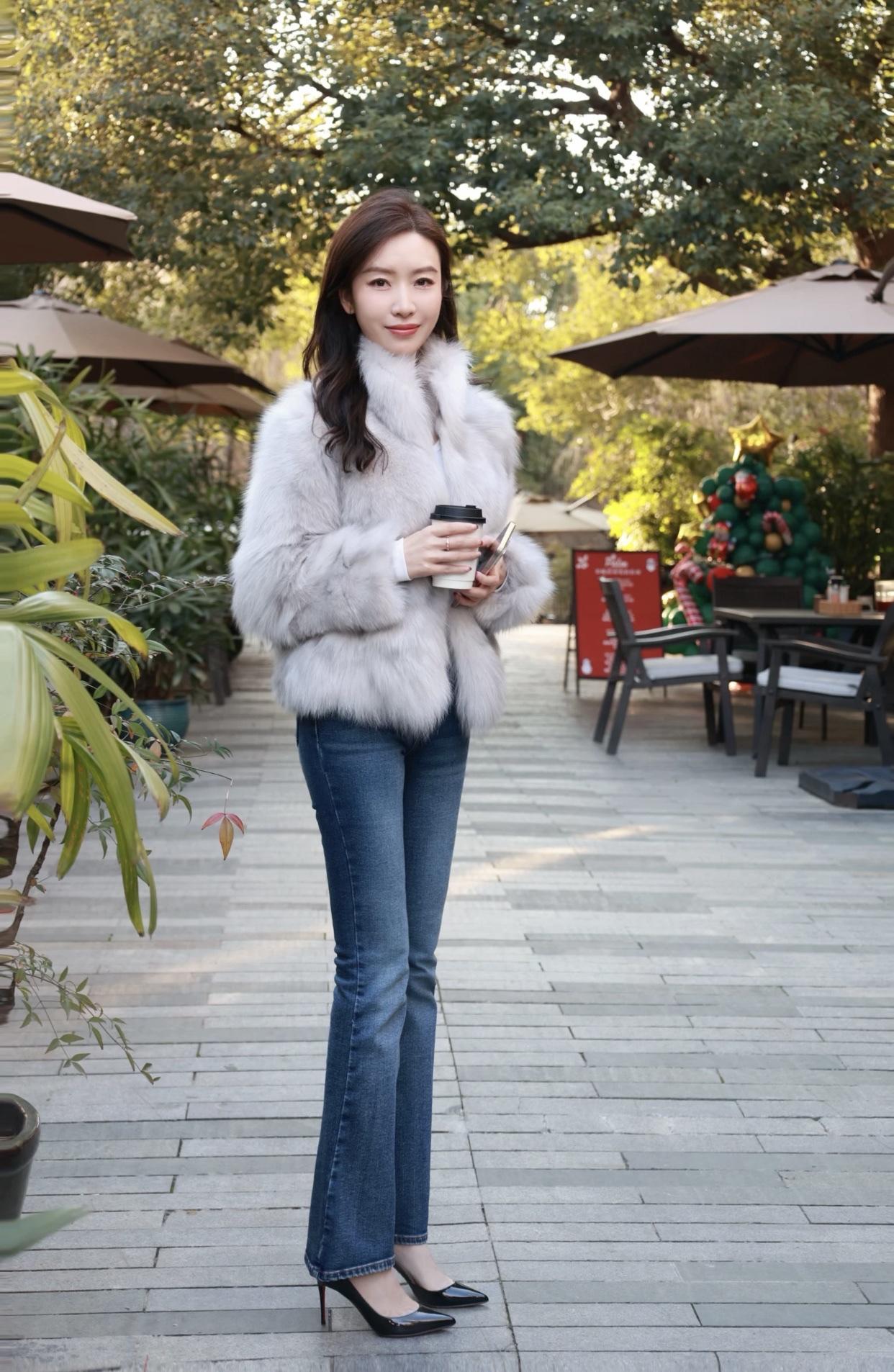 生活中，真有过目不忘的美女吗出众的气质很关键，优雅或者冷艳都容易被记住。