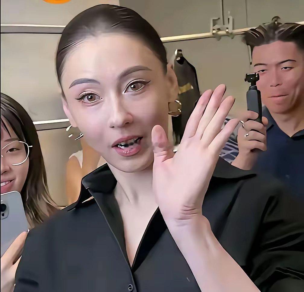 张柏芝真的老了，岁月是把杀猪刀，也是猪饲料…