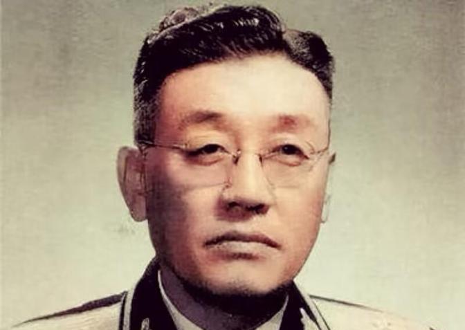 1955年，东北军区副司令员兼参谋长贺晋年，拟被授予大校军衔的消息，一石激起了千
