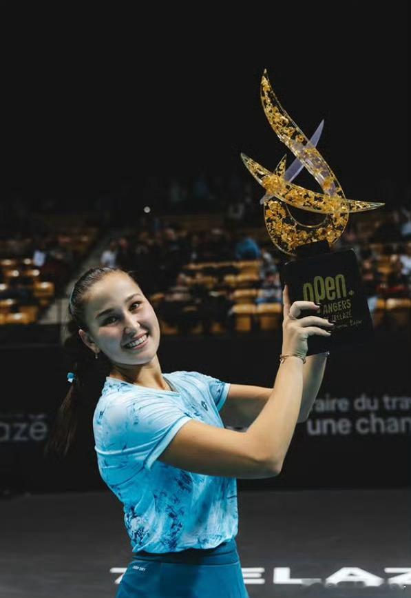 🔵WTA125昂热女单冠军🏆——🇺🇿拉希莫娃——不过，拉希莫娃已经从俄罗