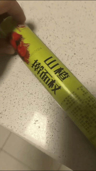 “万万没想到！”山东，女子心血来潮想吃饺子，食材都准备好了，结果发现没有擀面杖