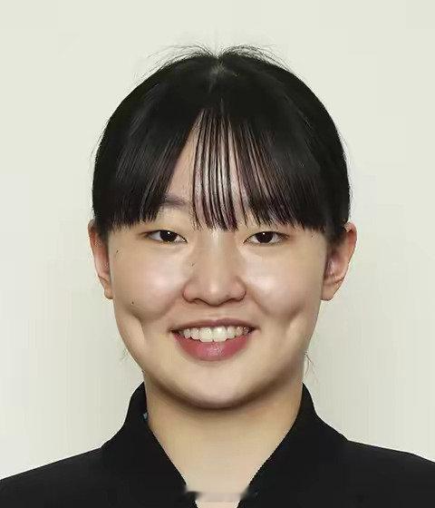 张本智和输球韩国队看热闹？张本智和、张本美和兄妹俩，已完全没有中国人的痕迹。还改了日本名字，感觉他们