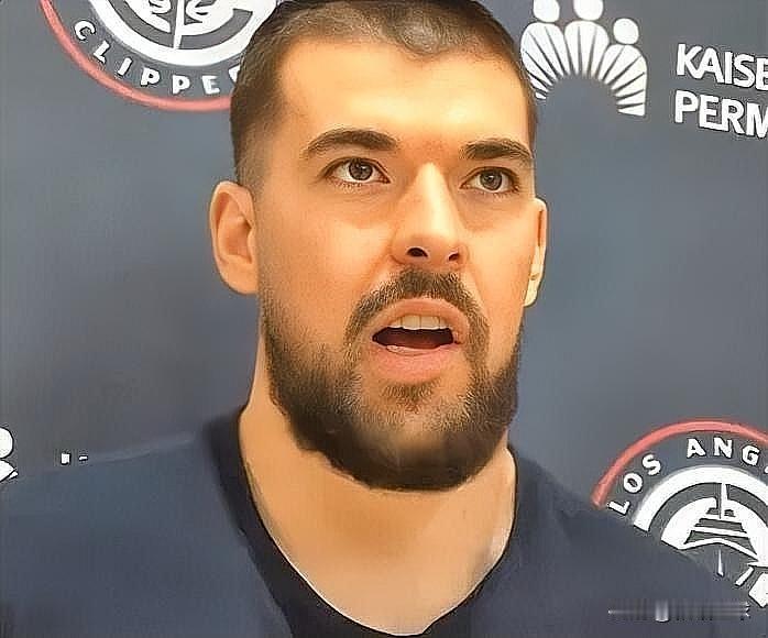 快船超级中锋祖巴茨终于说出了心里话！祖巴茨在今天接受了记者的采访，在被问到自