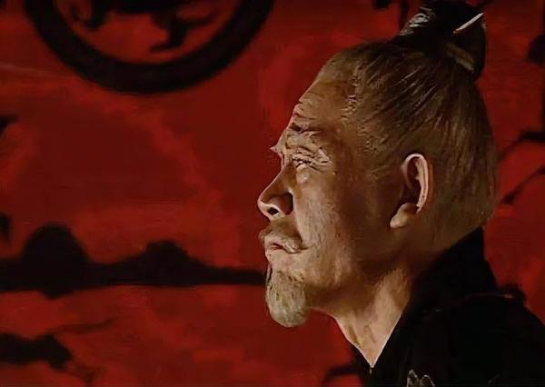 汉武帝用一场血腥清算告诉后人，为什么最该死的永远是中间派！这场让无数人头落