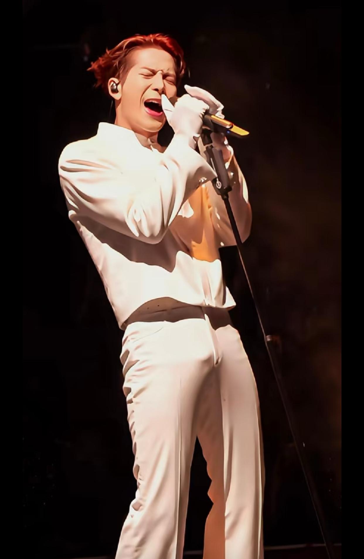 王嘉尔还是很帅的，就是不明白为啥他说自己在香港不红他国际知名度挺高的呀，在海