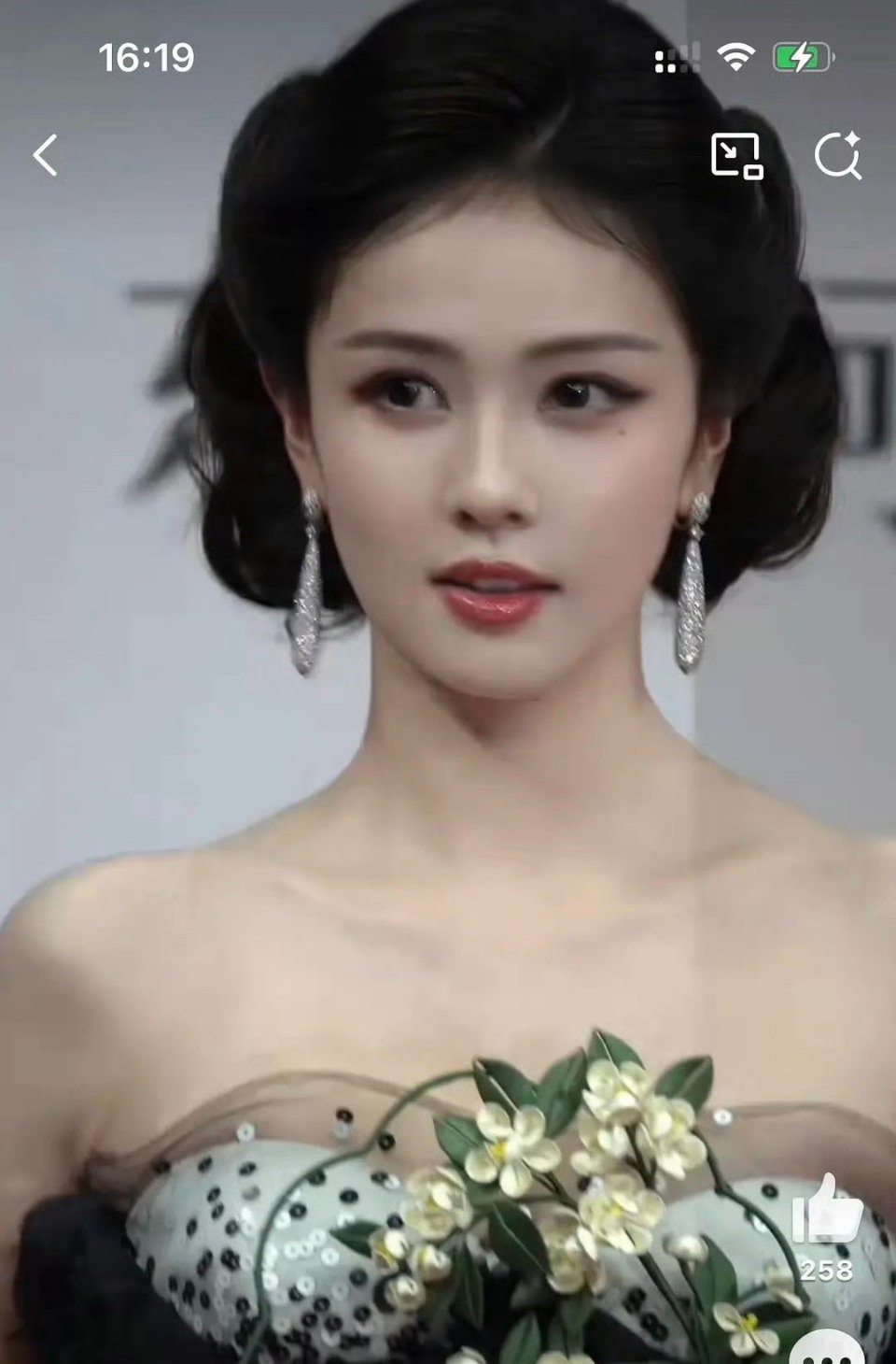 白鹿又被网友督促减肥，其实已经很美了