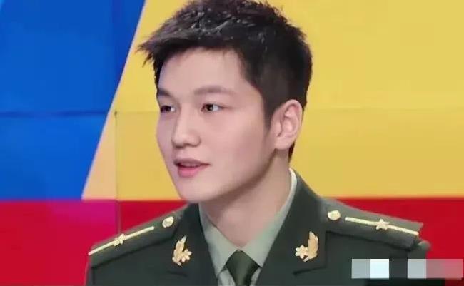里约本来重点培养樊振东，但是上面决定上许昕，人员安排吴敬平教练，他肯定听领导安排