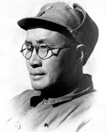 刘伯承一生英勇无畏，死后为何未葬八宝山？夫人的深情回答令人感动不已！一九八六年