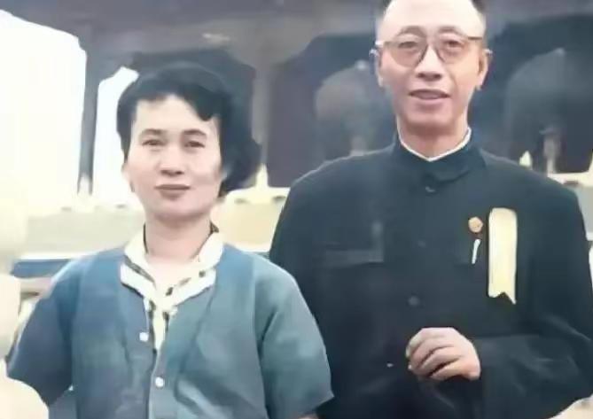 1962年，毛主席突然问道溥仪的工资，当他听到只有180元，顿时脸色大变直言：薪