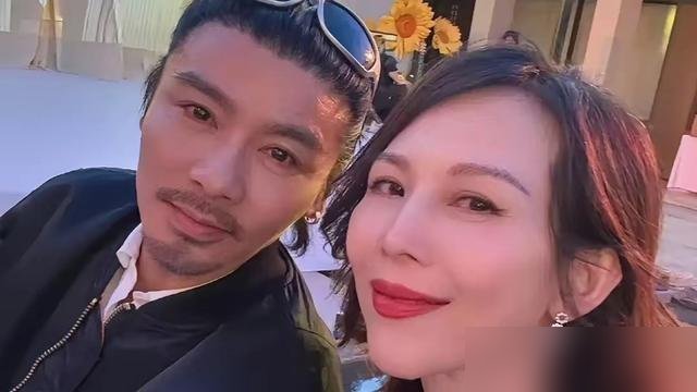 蔡少芬吵架收拾行李要走，张晋没拦，只问了一句：孩子谁带？她当场愣住。张晋又说，分手这俩字，说多了会成