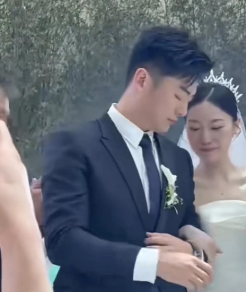 今天李隼的女儿结婚，孙颖莎估计提前去了，今天未到。三个大满贯徒弟到现场祝贺，