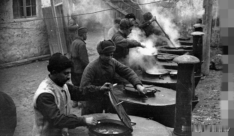 在1941-1942年间的那段困难时光，苏联军队还在竭尽所能的为自己士兵提供合乎