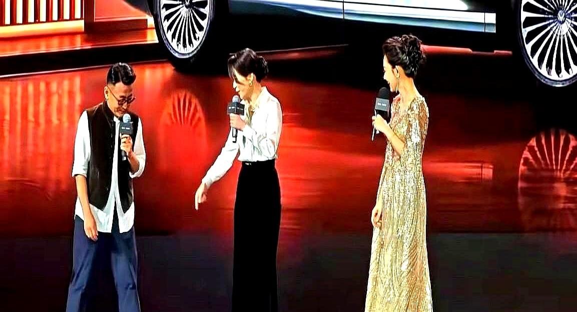 窦文涛一句话，炸出了他和俞飞鸿20年的关系：我熟到知道她家抽屉里袜子怎么摆。