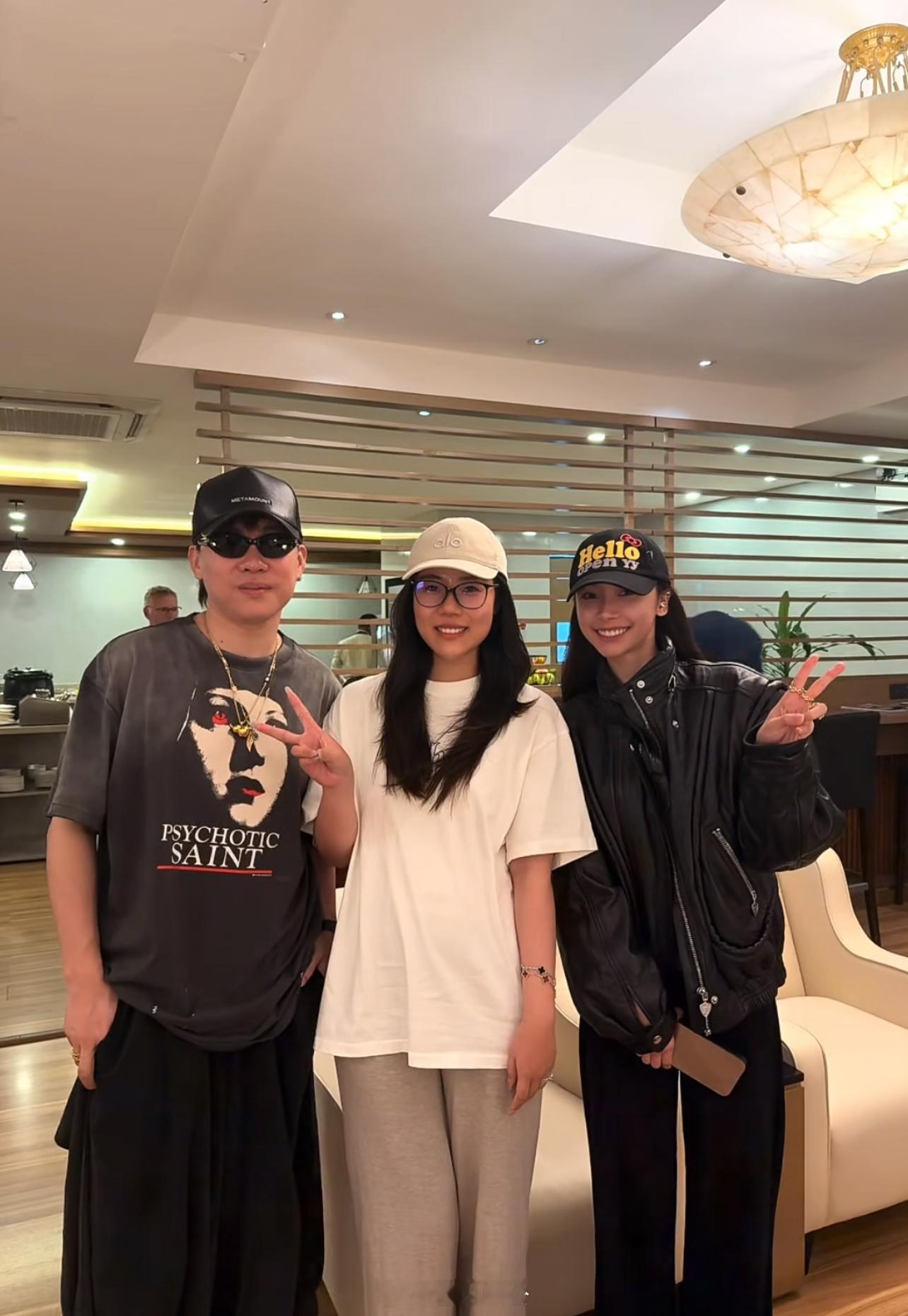 胡彦斌易梦玲恋情曝光和黄子韬徐艺洋有相似之处但不多，只有一点点🤏