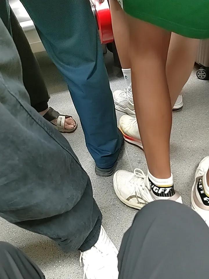 人要长寿，贵在适度动！12个低负荷养生小动作，中老年在家就能练不少中老年人