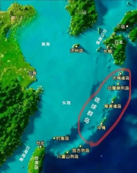 二战结束苏联很聪明，占了日本四个岛，在日本头顶上监控着日本。中国那时候太傻了，竟