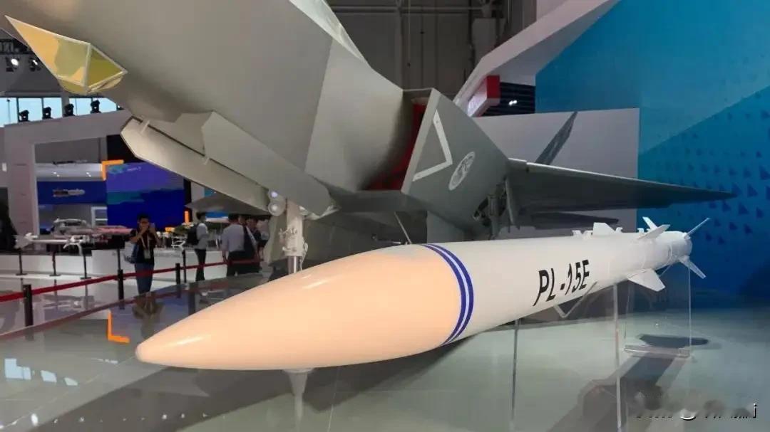 标，红旗-20咧，专治F-35的隐身病！最近，空军公开资料里又见红旗-20咧