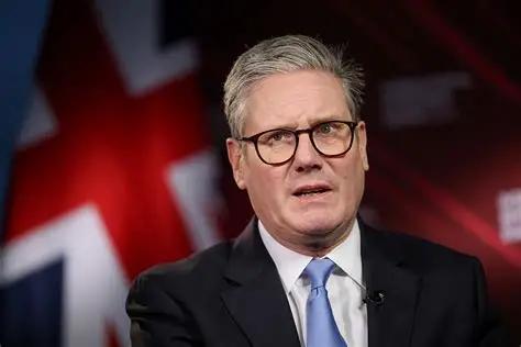 中国可以在北京起诉英国，勒令英国将从中国抢走的文物归还中国，并赔偿中国万亿英镑！