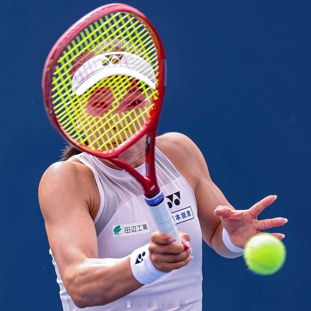 2026美国网球公开赛，日本选手坂诘姬野对阵乌克兰AnhelinaKalin
