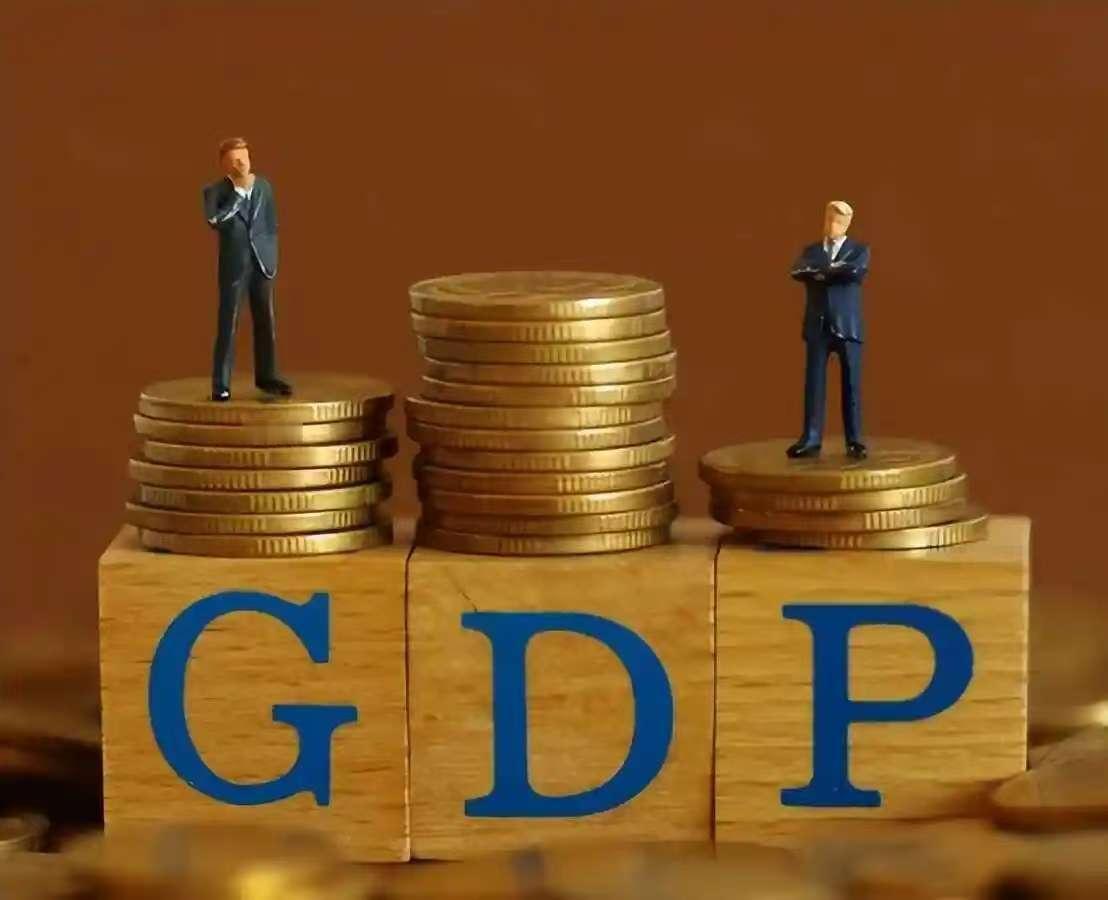 12月25日，第一篇美国经济为什么如此坚挺？据公开消息，第三季度美国GDP增