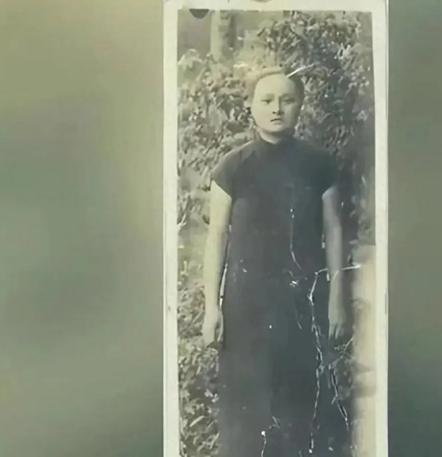 1966年，一对干部夫妻被带走，临走前，他俩将保险箱的钥匙塞到47岁保姆手里，红