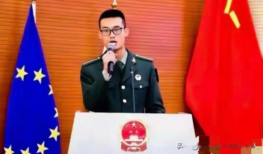 见义勇为的英雄战士徐洪刚的儿子徐泽林，续写了家族的荣光。徐泽林在2016年考入国