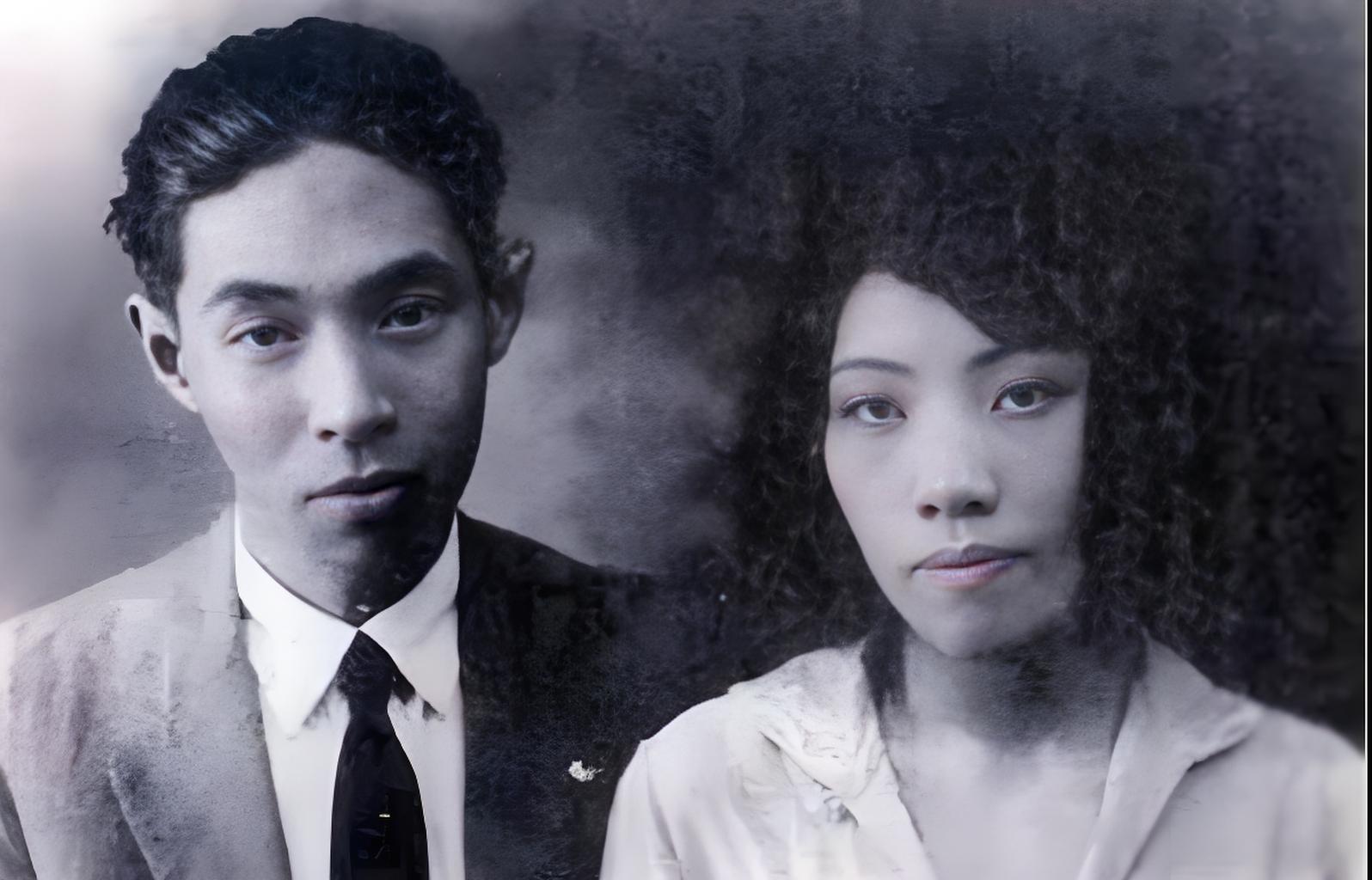 秦德君15岁那年，在一场欢送宴上喝得不省人事，被一个叫做穆济波的人强暴。醒来后，