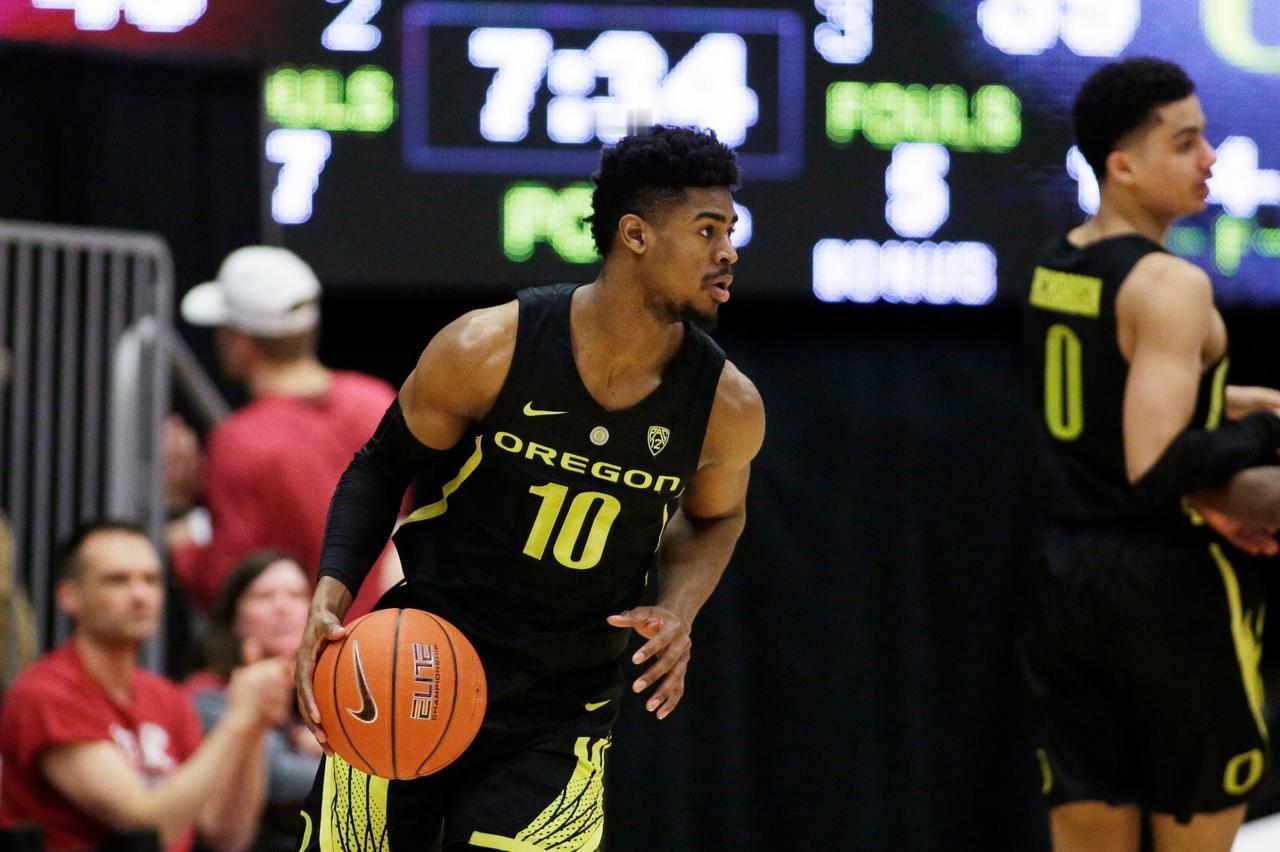 就算为球队砍下了17分3篮板1助攻的战绩，但他的离队依旧进入了倒计时！根据北京青