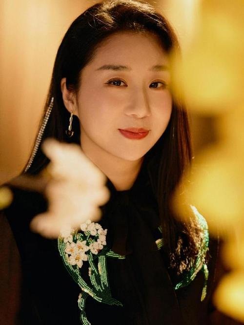 傅首尔妈姐变御姐傅首尔瘦了傅首尔​​​
