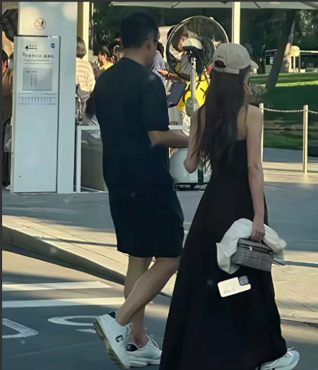 汪小菲是做梦也没想到，事情会发展到这一步……他错过了直播中为自己公司致歉解释的
