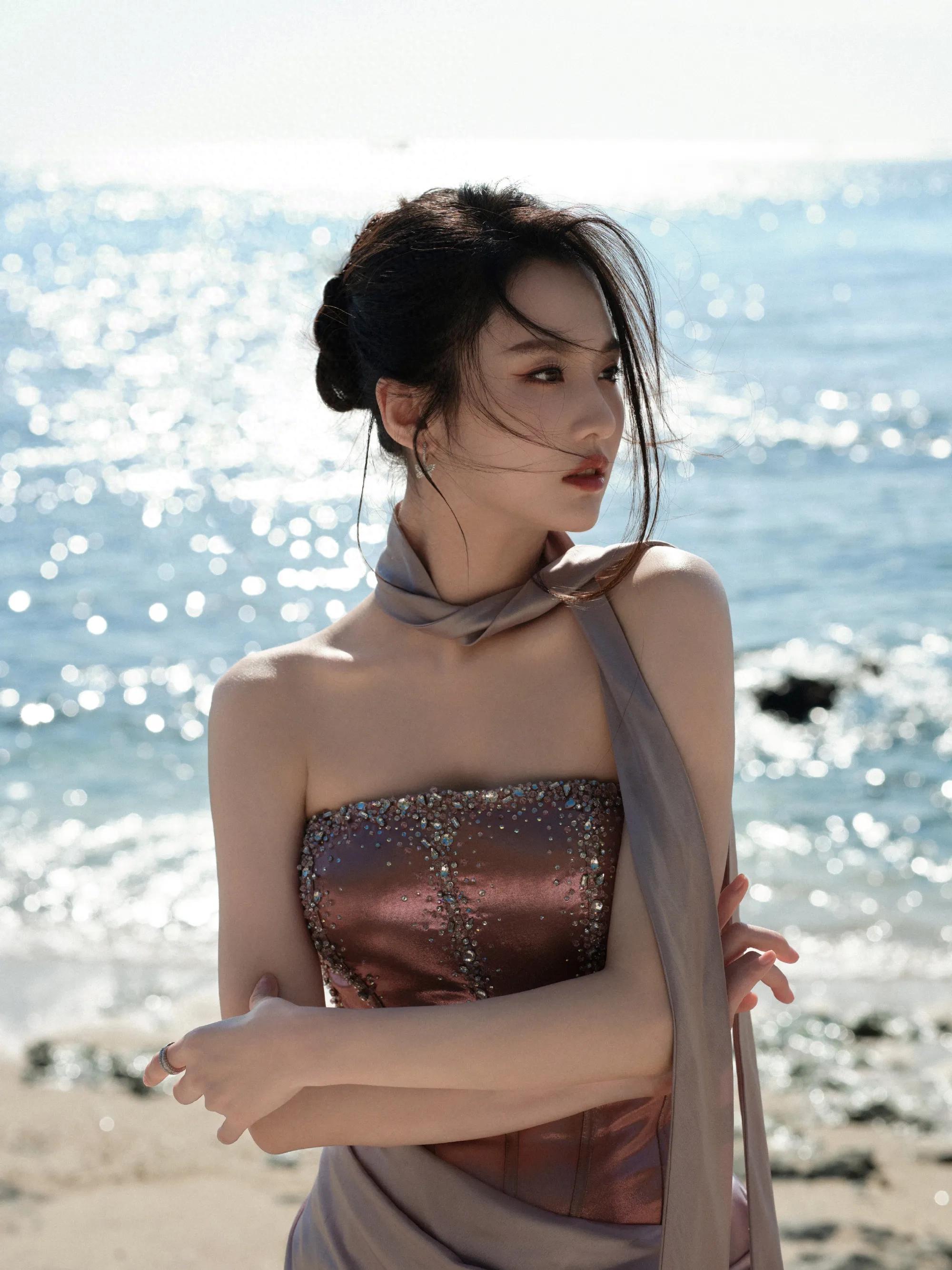 女星张慧雯唯美造型：秀丽姣美、亭亭玉立