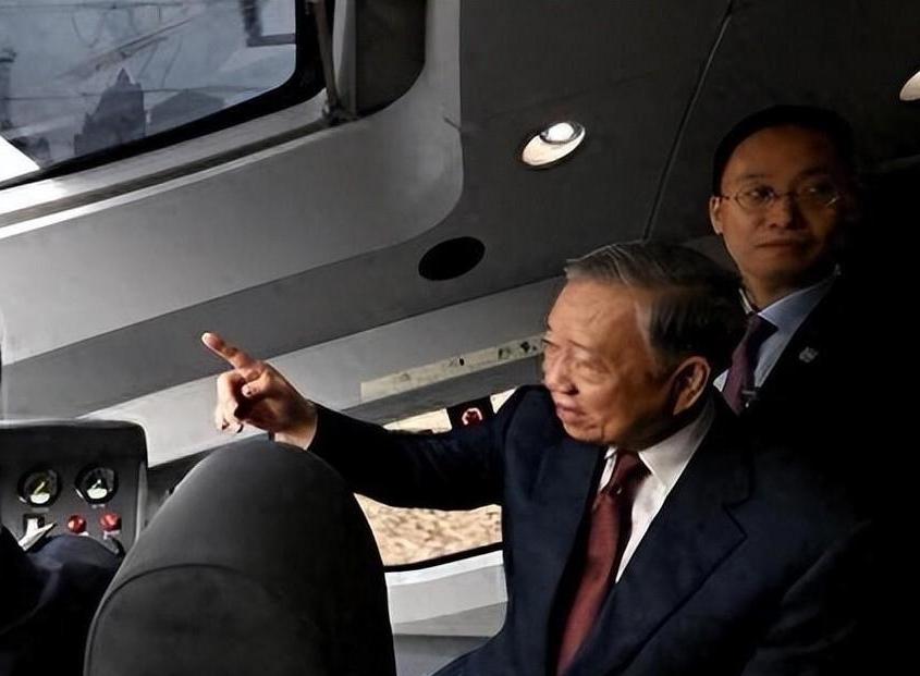 越南选择德国西门子为其建设河内连接广宁的高铁，这是好事，至于德国的造价成本高，后