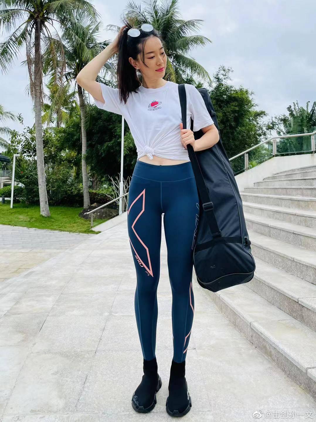 女性健身的意义是什么?健身可塑形身体，增强体质，气质，舒缓压力，收获自信女生健身