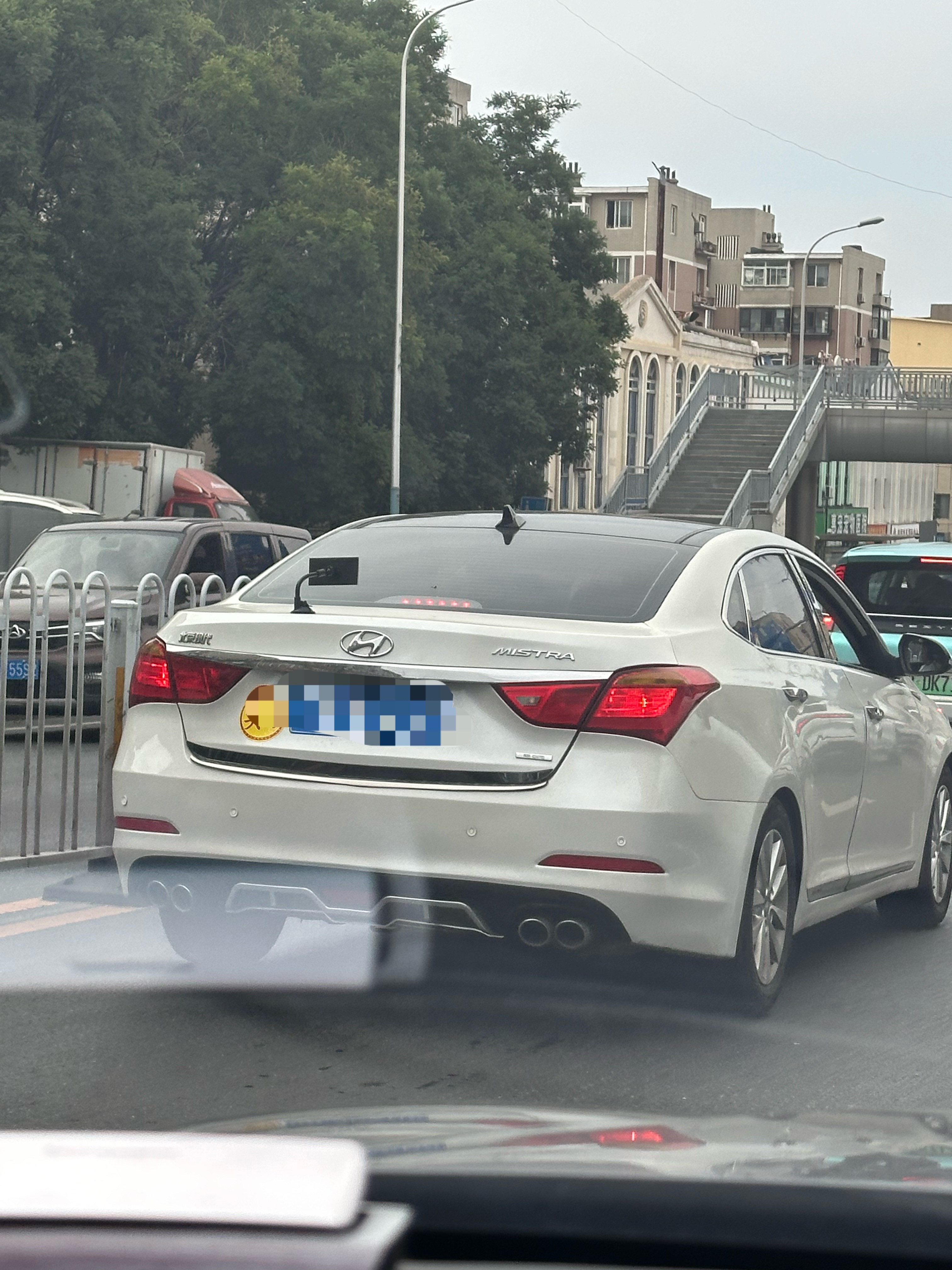 路上看到的谁知道这个镜子起什么作用？