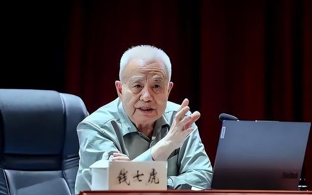 国外军事专家说，若美俄打起来，全球会有50亿人死亡。 但如果美国和中国爆发