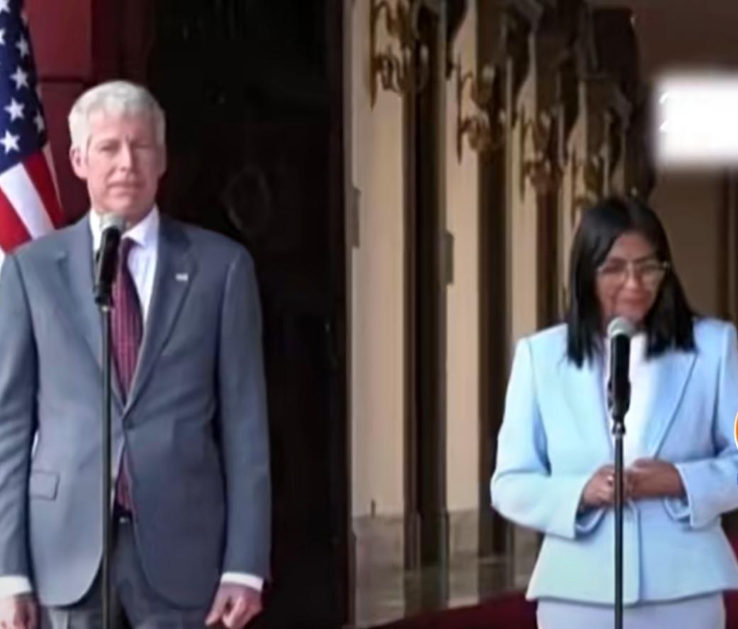 中国已全面暂停采购由美国控制下的委内瑞拉原油。石油央企内部指令，所有采购、船运、