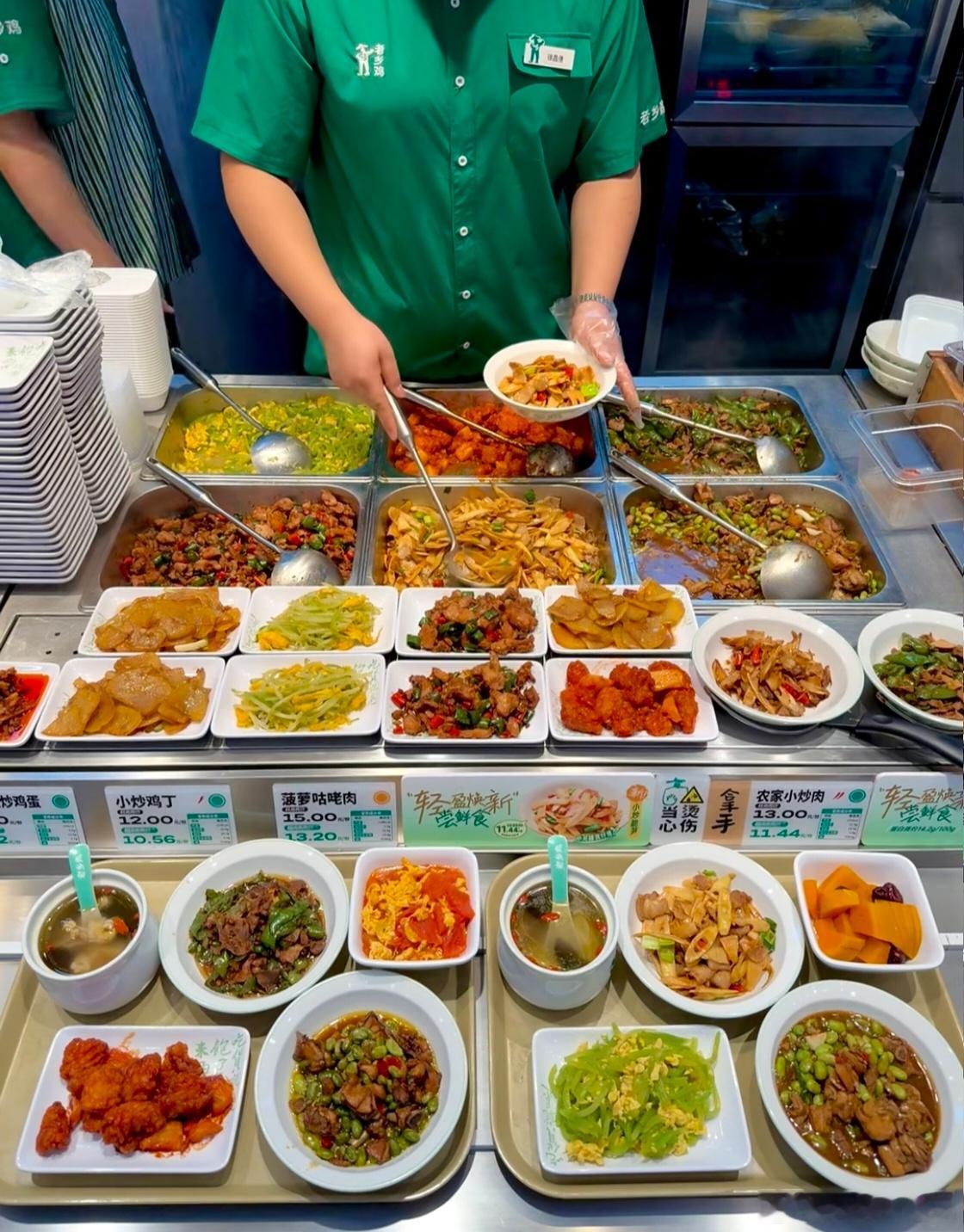 老乡鸡上市梦碎作为土生土长合肥人，说句实在心里话，现在吃老乡鸡体验真的大不如从前