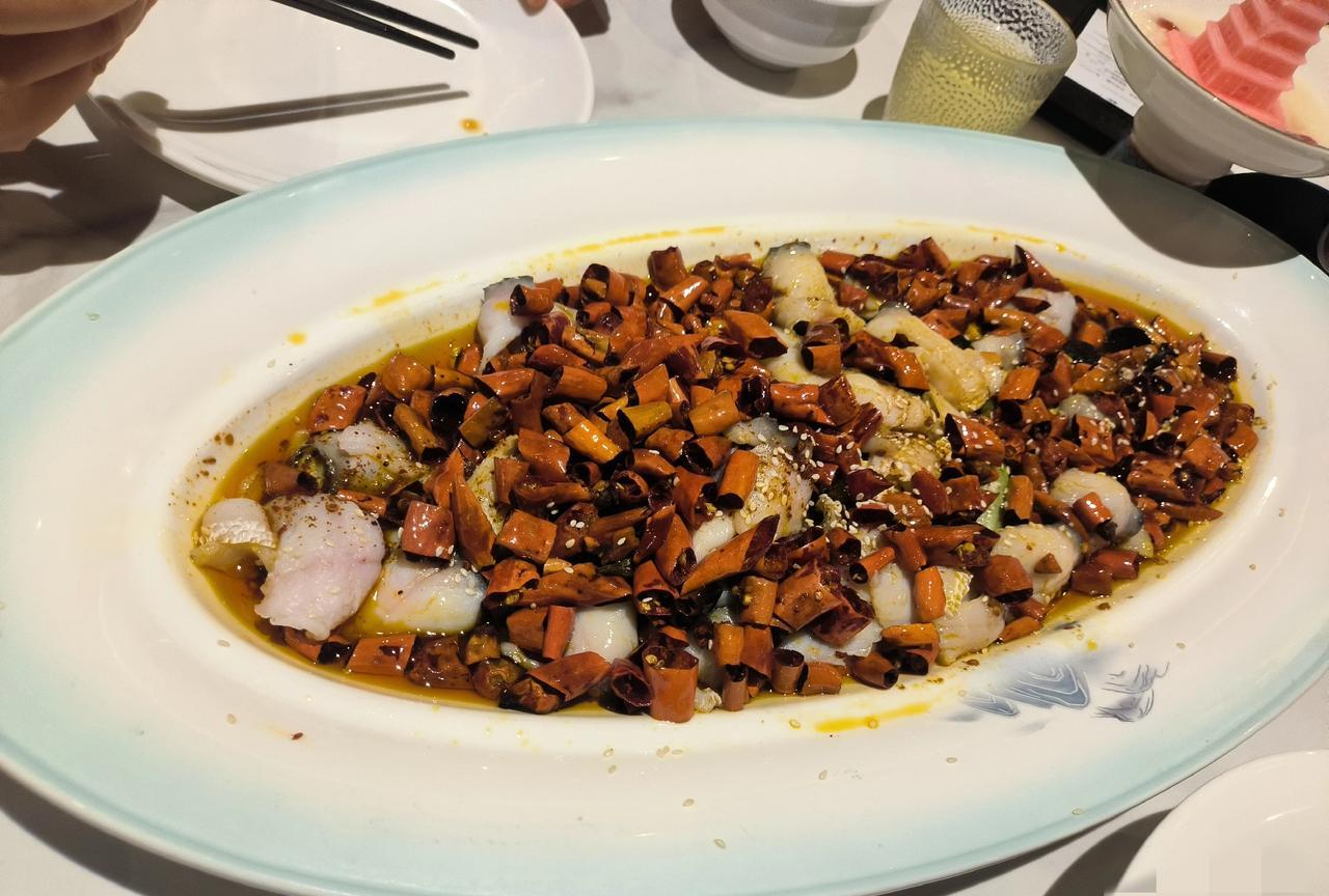 中秋节居然和媳妇吵架，晚上我不做饭，一家人都不吃饭，直接睡觉了。我也是服了，我媳