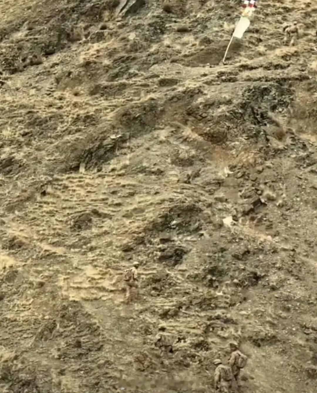 论迷彩服在山地的作用