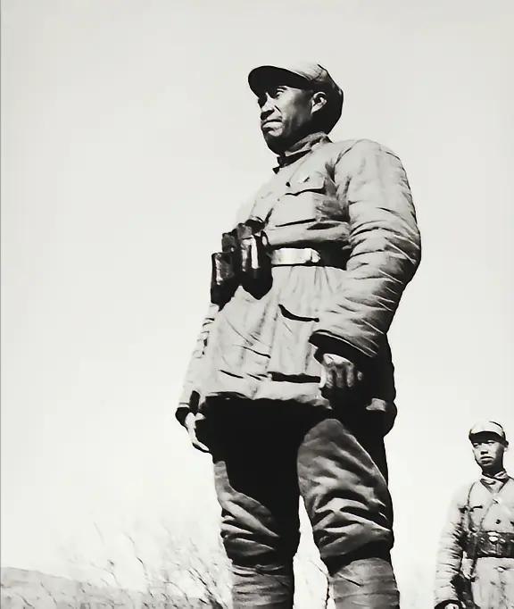 揶揄老蒋1947年3月，延安保卫战迫在眉睫。在南泥湾附近的一条