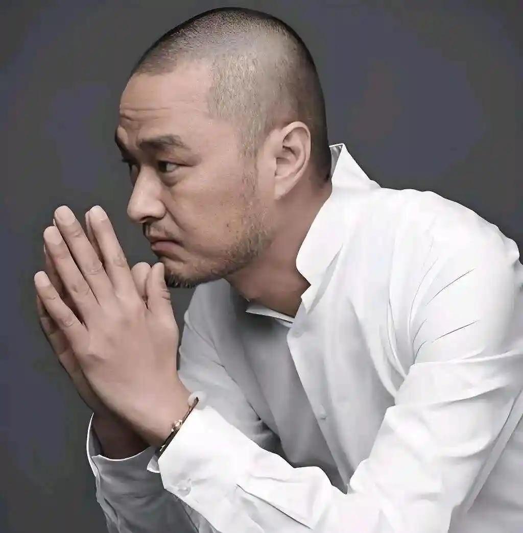 身价10亿的冯唐语出惊人：“只有穷人，才会痴迷技术；只有笨人，才会想着先把事