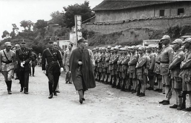 周子昆到达新四军军部后特电吿毛泽东，粟裕还在，在刘英部工作1934年红军主力