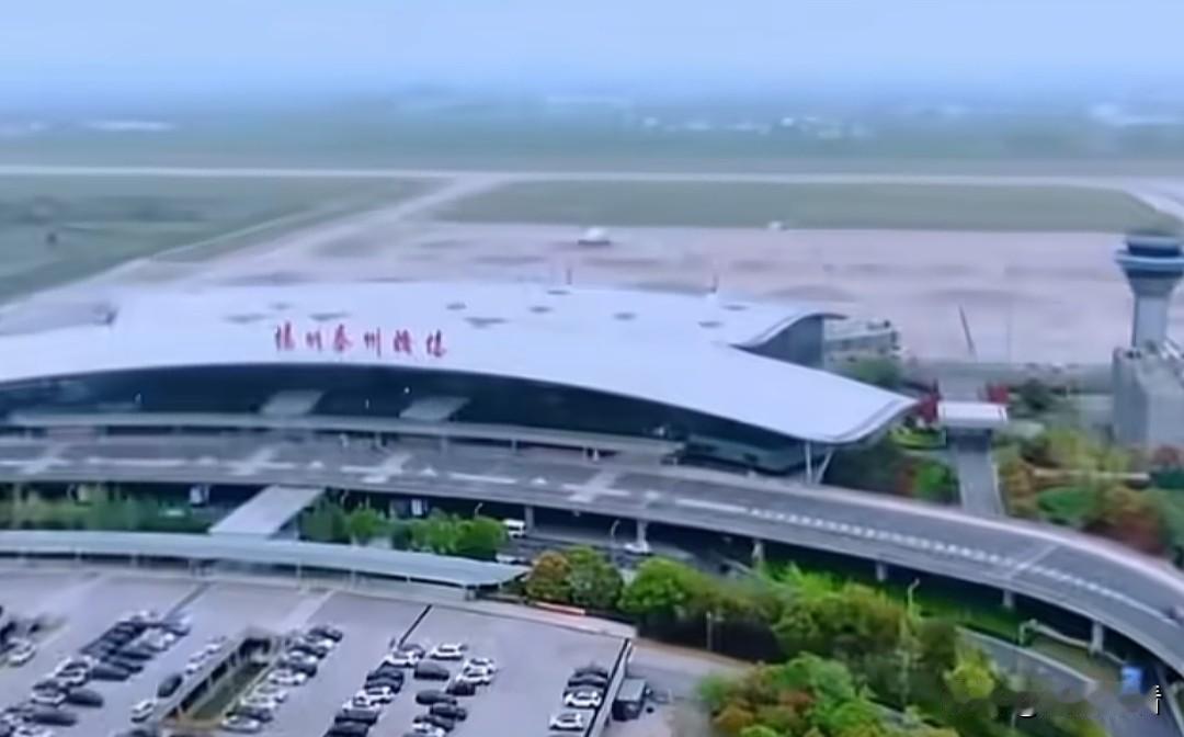 扬州人和泰州人飞广州爽翻了!冬航季直接升级“空中快线”,每日6班说走就走✈️