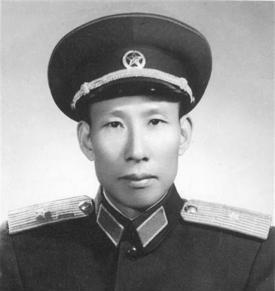 “省些子弹，把他们都处理了吧！”1943年，15个日本兵被八路军堵在窑洞之中，我