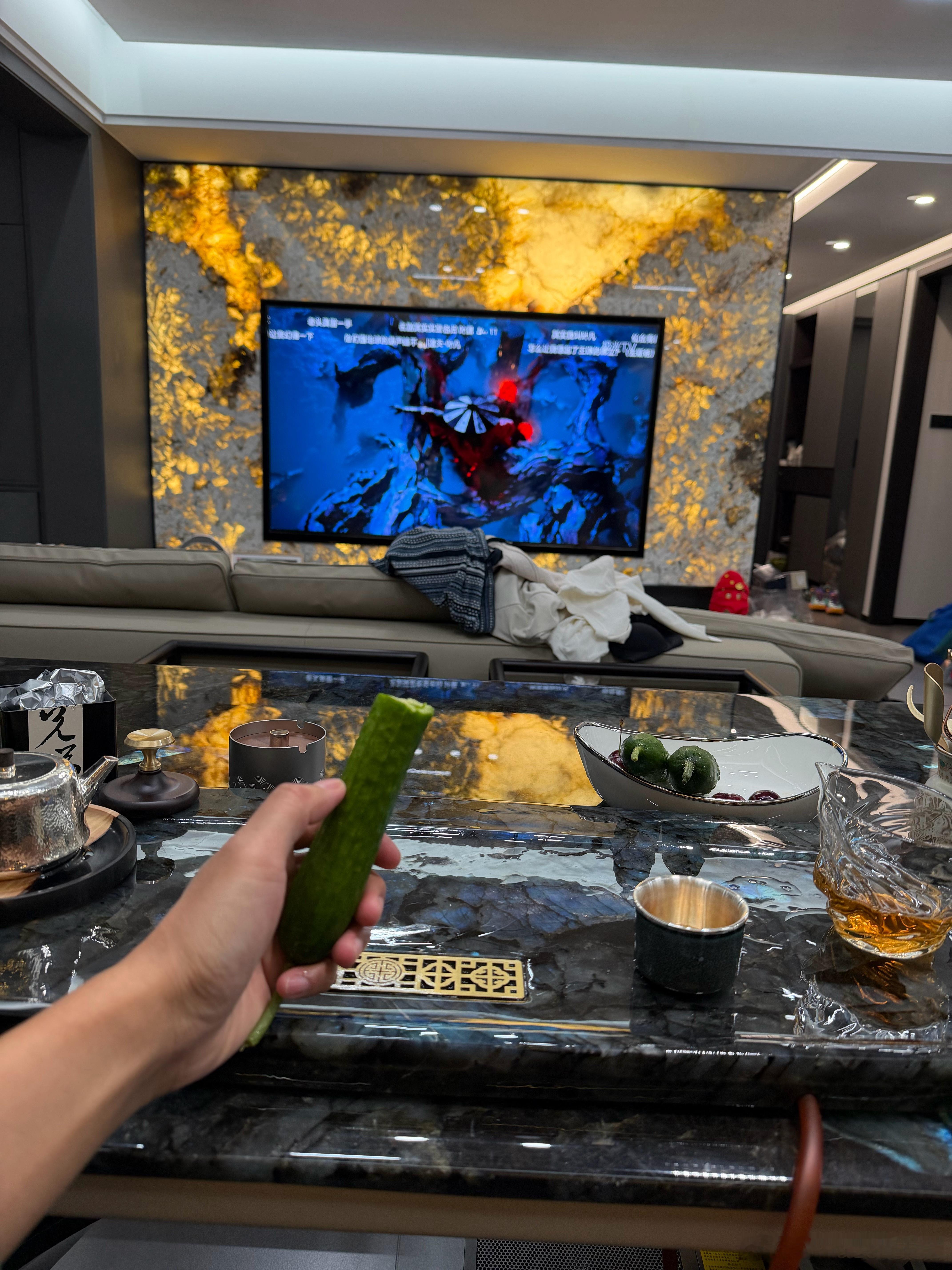 边追番，边吃宵夜！