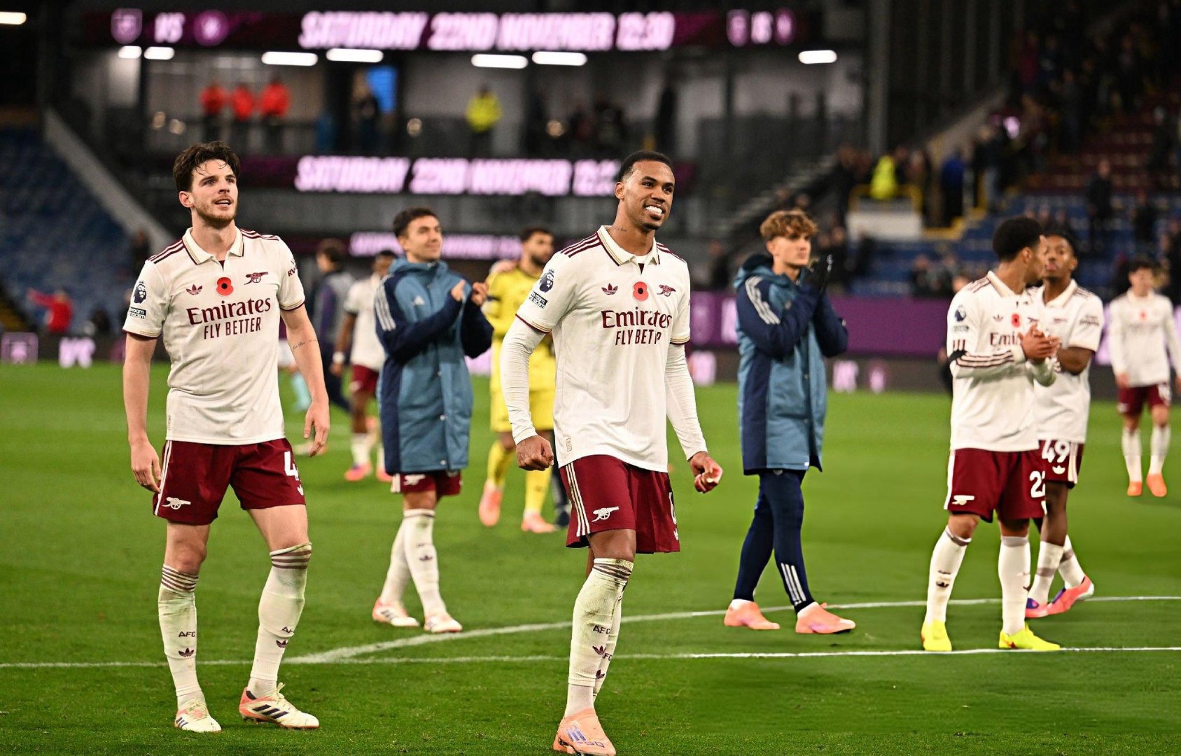 德克兰·赖斯：“我们的两名中卫和边卫，简直是为防守而生的斗士。每一次对抗都意义重