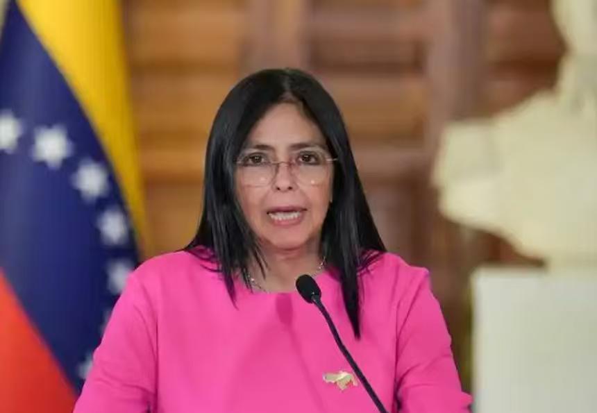 委内瑞拉代总统，确实很聪明，不管是当初的妥协，还是现在的反美，实际上选择的时机，