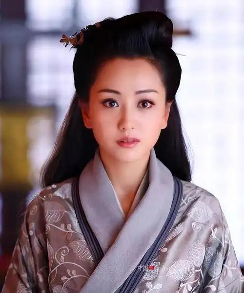 汉宣帝下诏将霍家满门抄斩，皇后霍成君质问：“陛下，为何如此绝情？”汉宣帝说：“你