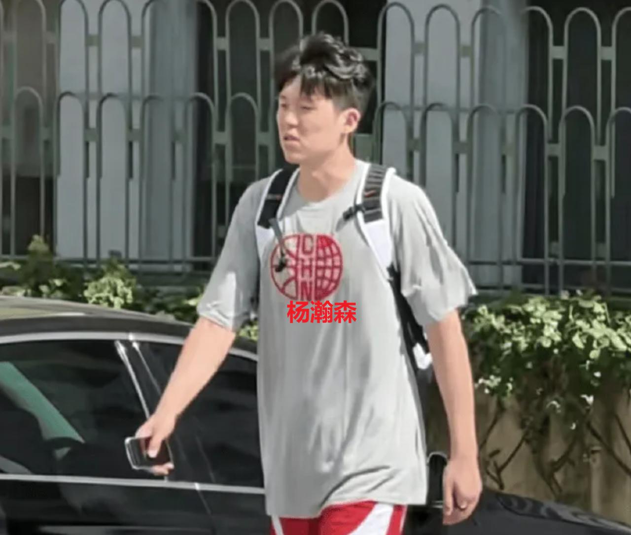 男篮最新动态，杨瀚森、曾凡博等人报到，参加7月份世预赛！根据最新消息了解，中国